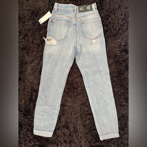 BDG Highrise Mom Jeans - Picture 4 of 7